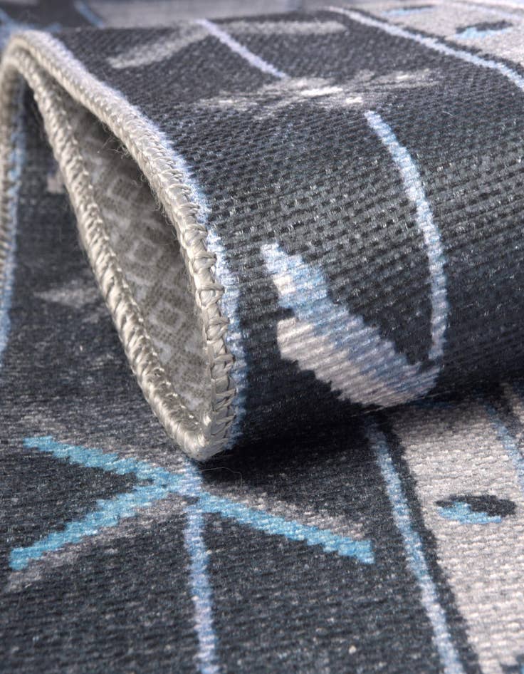 Detail image of 7' 6 x 10' 6 Washable Timeless Rug