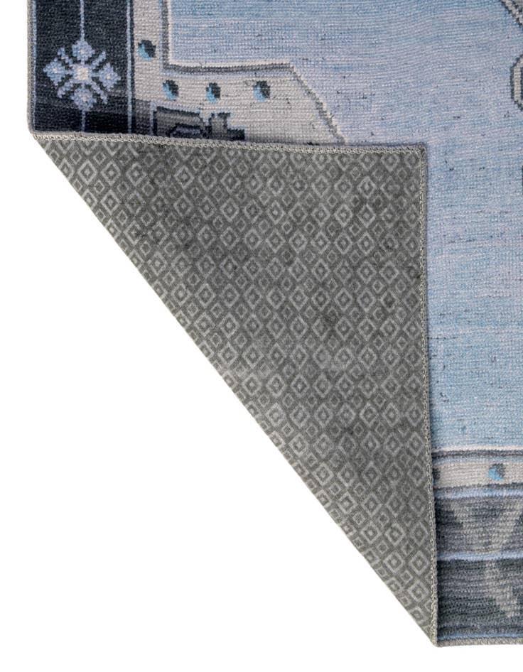 Detail image of 7' 6 x 10' 6 Washable Timeless Rug