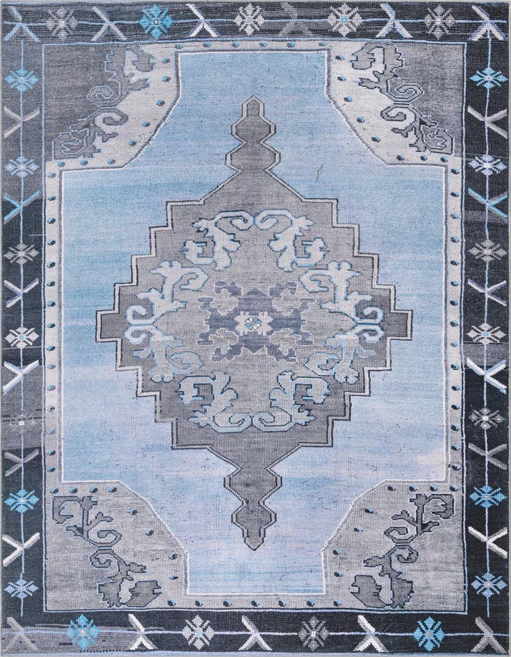 Detail image of 8' 4 x 12' Washable Timeless Rug