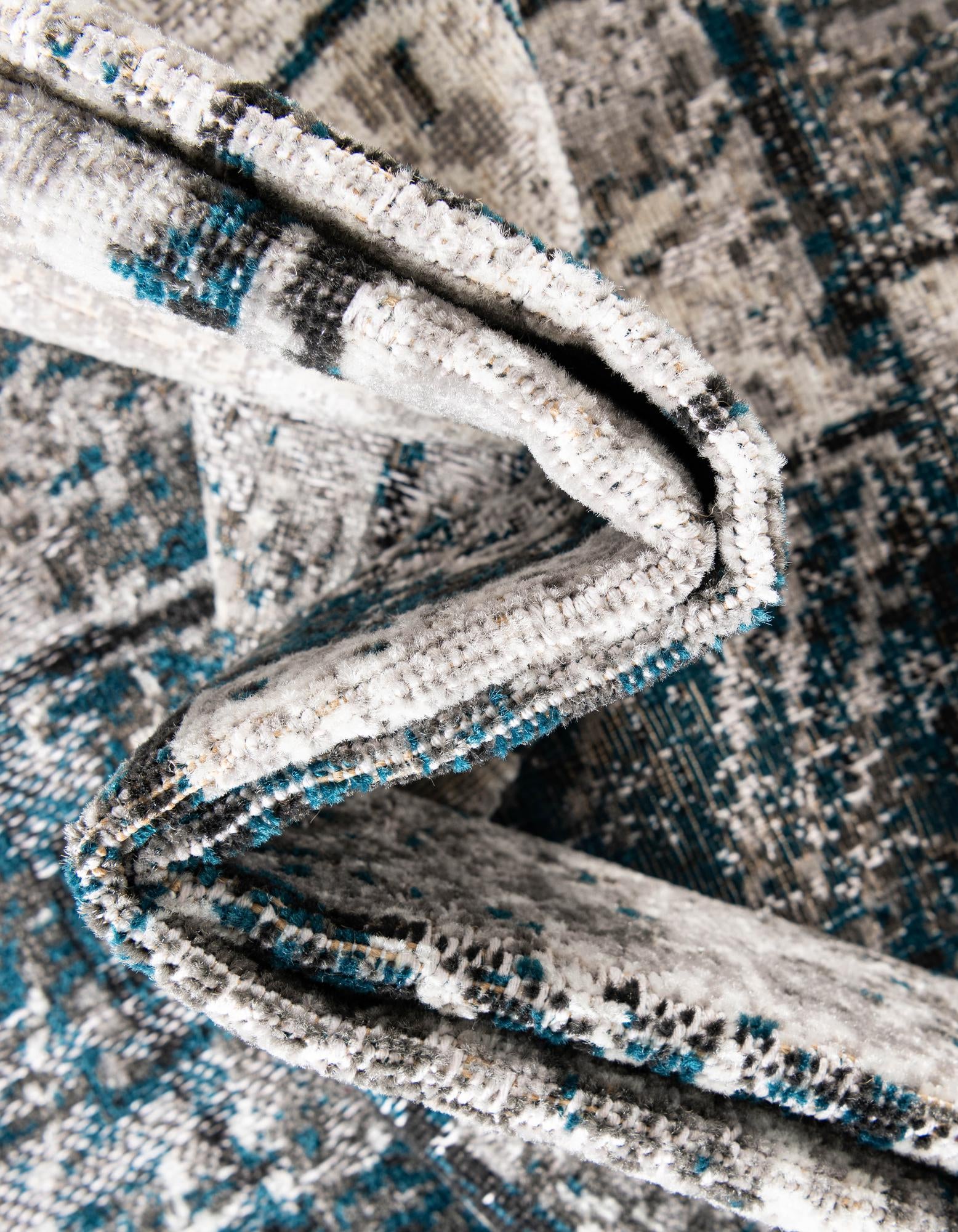 2' x 6' Valencia Runner Rug