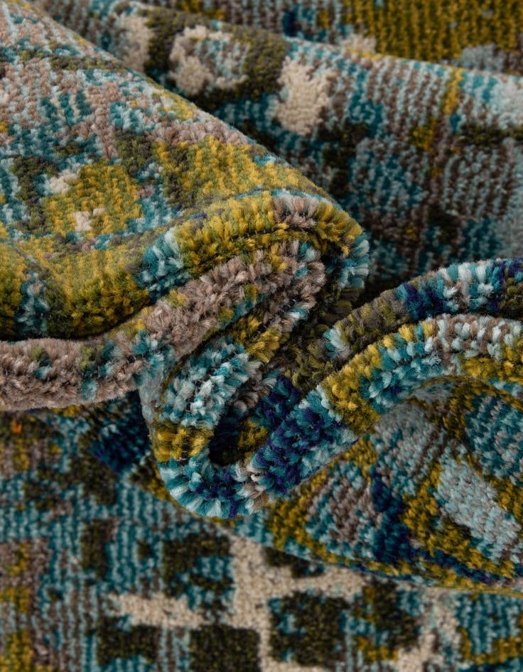 Detail image of 8' x 8'  Washable Spectrum Round Rug