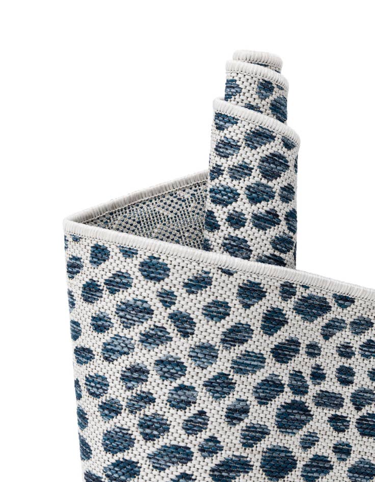 Detail image of 3' x 6' Easy-Clean Jill Zarin Cape Town Indoor / Outdoor Hearth Rug
