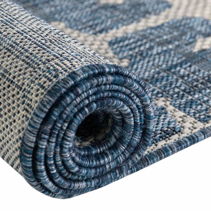 Detail image of 2' 2 x 3' 7 Easy-Clean Coastal Indoor / Outdoor Hearth Rug