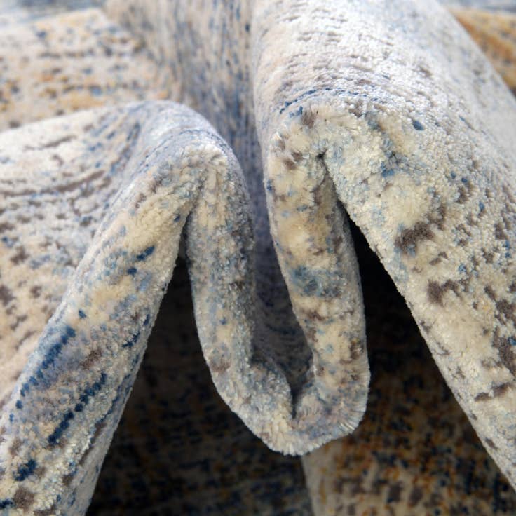 Detail image of 3' 3 x 5' Deepa Rug