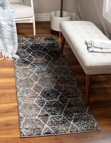 2' x 7' Lattice Frieze Runner Rug