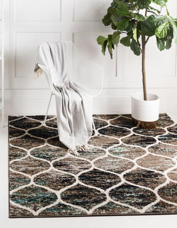 7' 10 x 7' 10 Trellis Frieze Square Rug