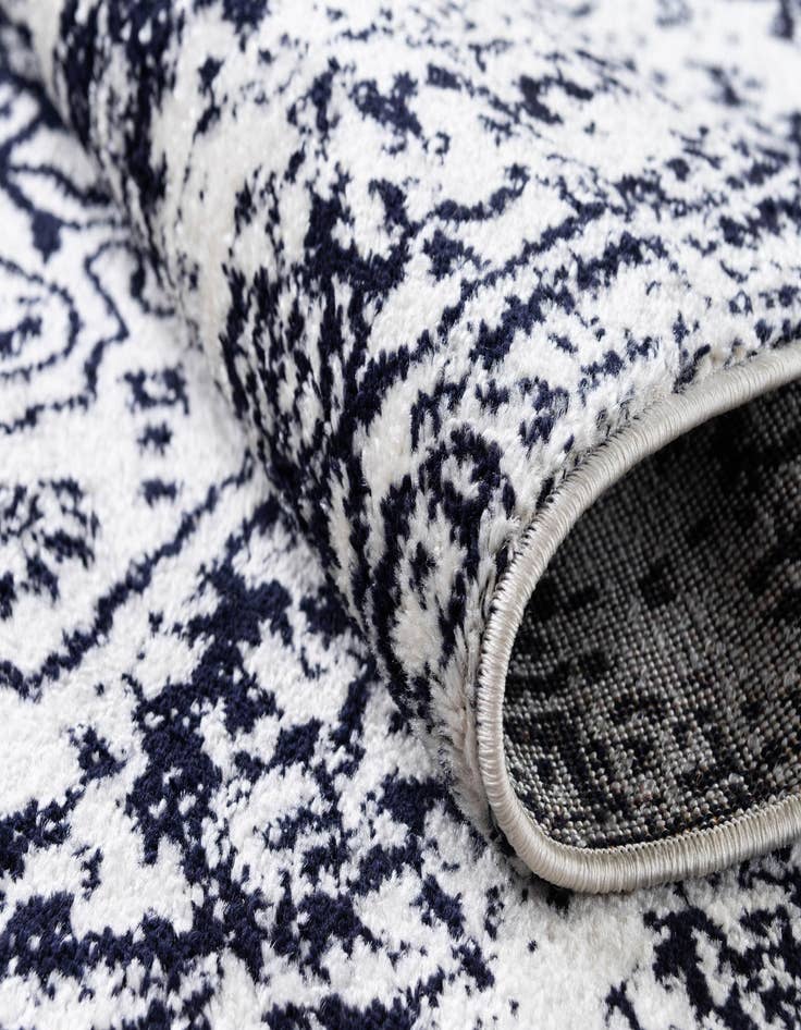 Detail image of 7' 10 x 7' 10 Arlington Octagon Rug