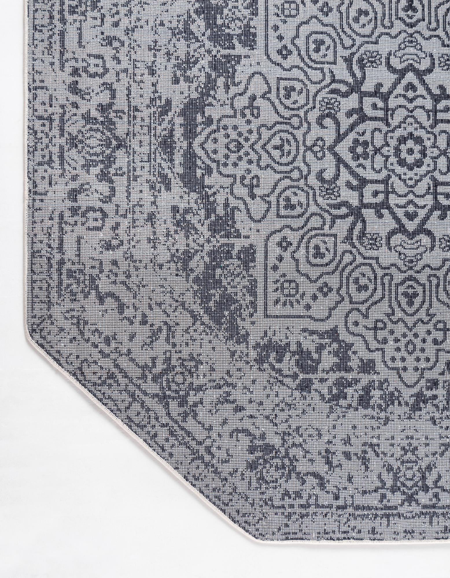 5' 3 x 5' 3 Arlington Octagon Rug