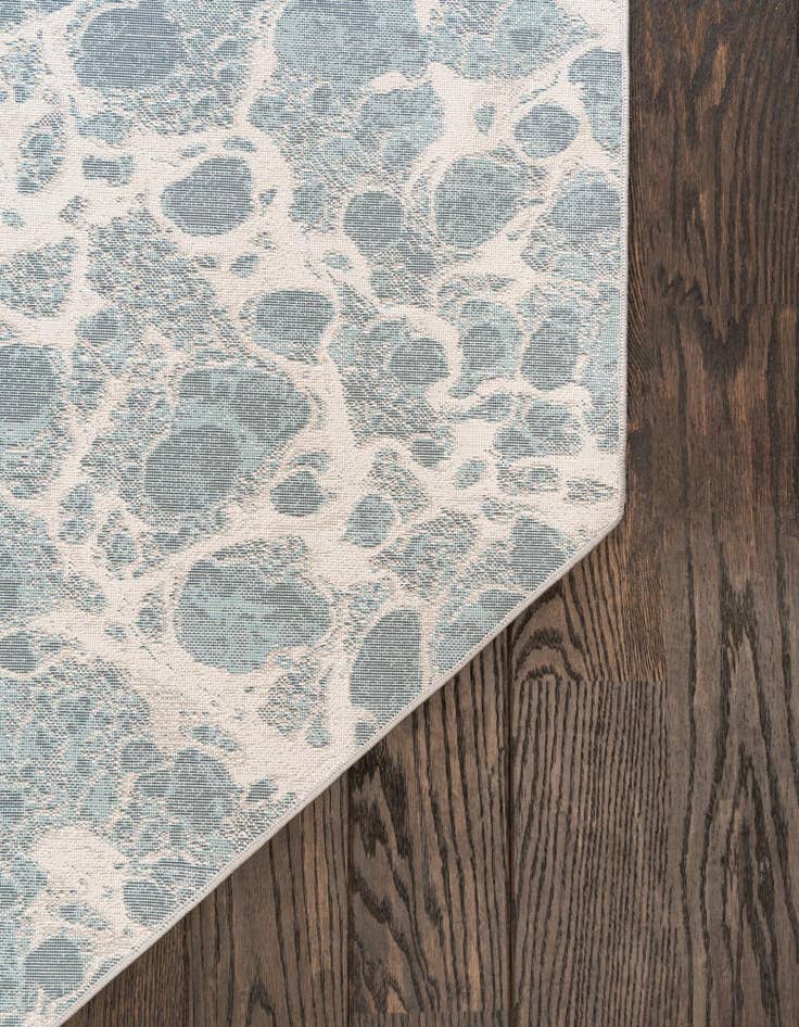 Detail image of 6' x 6' Oasis Octagon Rug