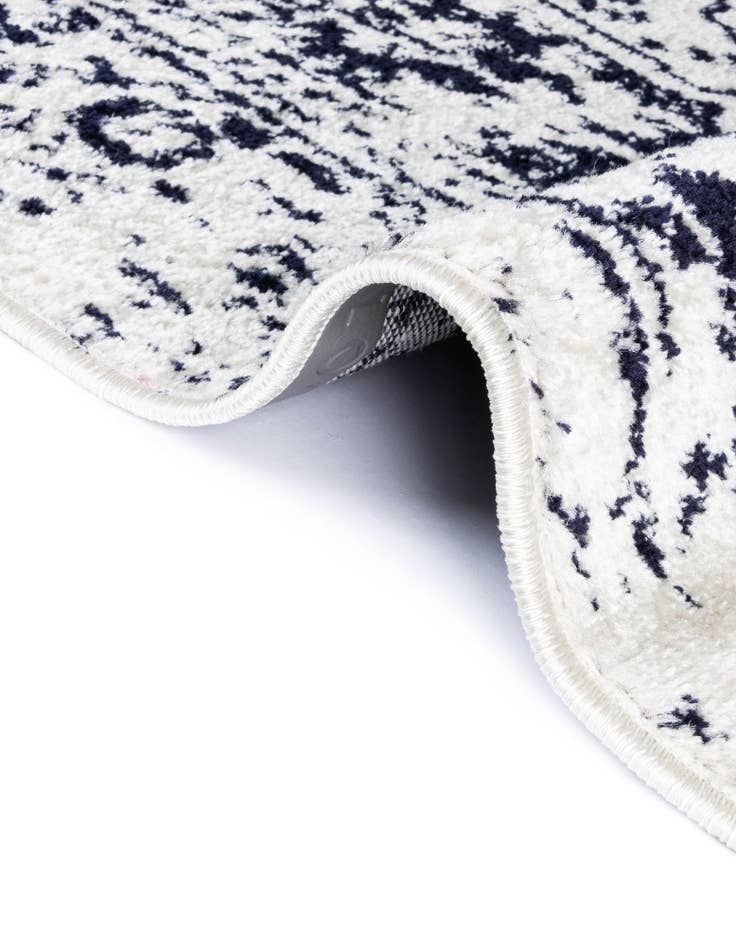 Detail image of 3' x 5' 3 Arlington Oval Rug