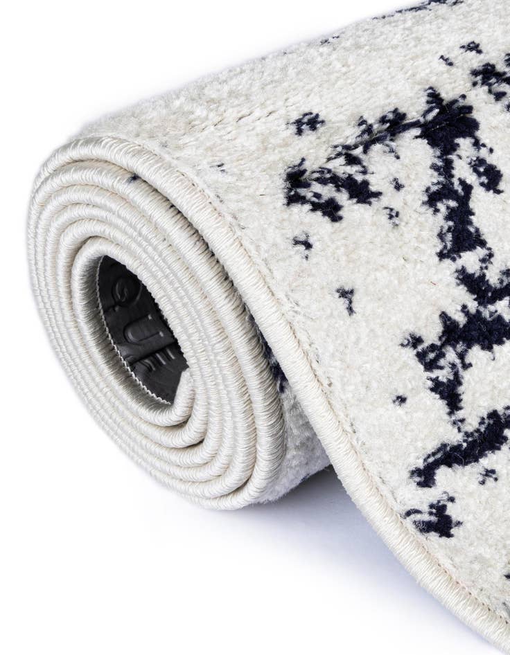 Detail image of 3' x 5' 3 Arlington Oval Rug