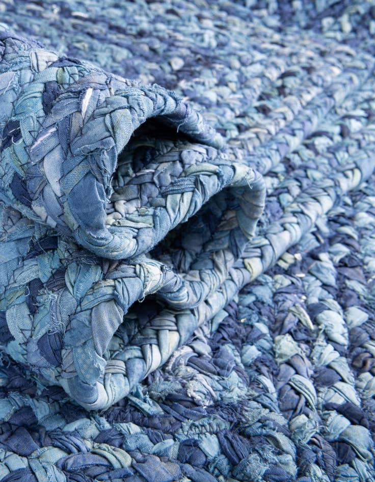 Detail image of 3' 3 x 5' 1  Hand Braided Chindi Oval Rug