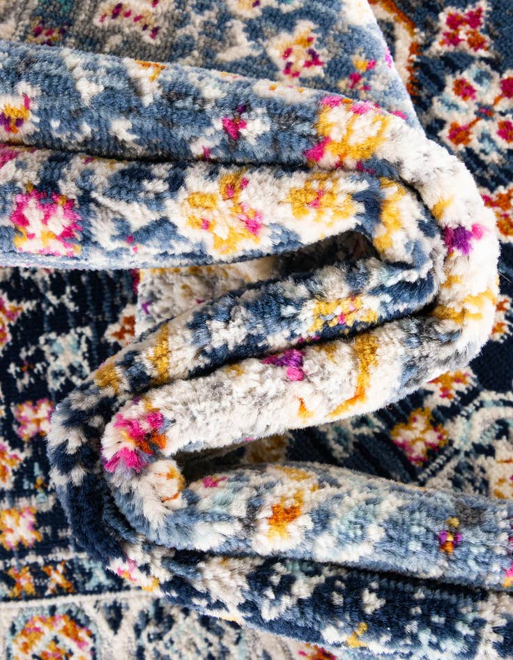 Detail image of 3' 7 x 5' 3 Budapest Oval Rug