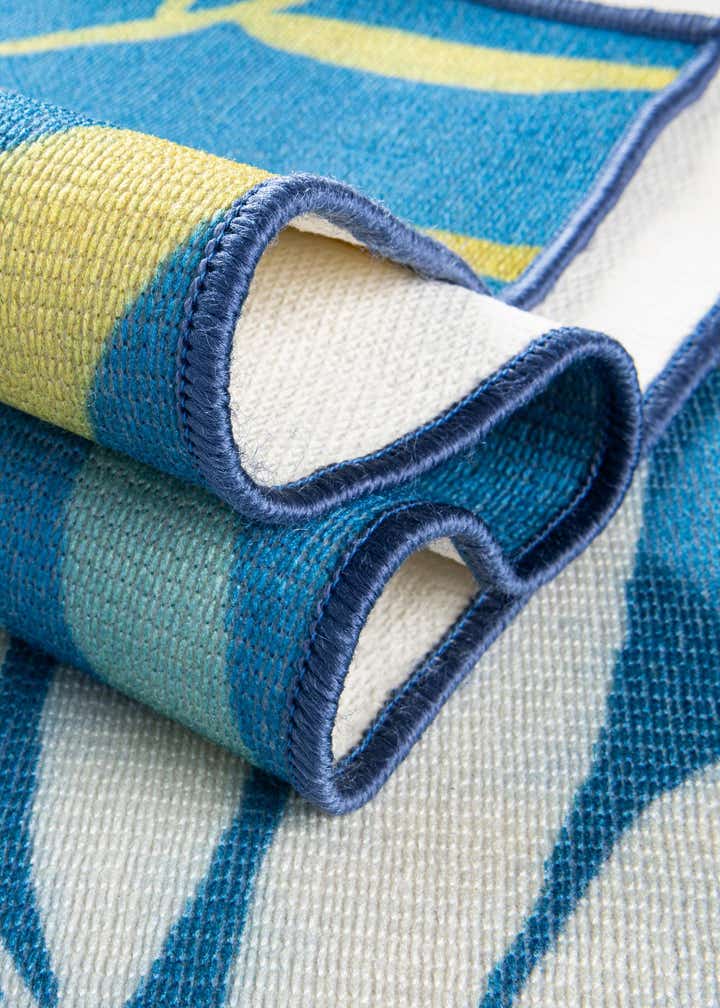 2' x 3' 1 Easy-Clean Jill Zarin Caribbean Indoor / Outdoor Oval Rug