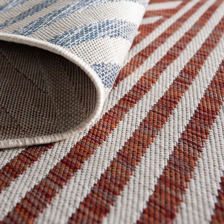 5' 3 x 8' Easy-Clean Jill Zarin Indoor / Outdoor Oval Rug