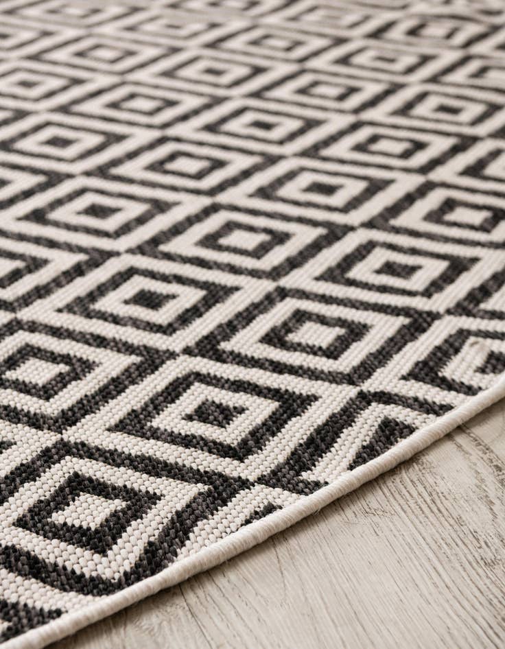 Detail image of 7' 10 x 10'  Washable Jill Zarin Costa Rica Indoor / Outdoor Oval Rug