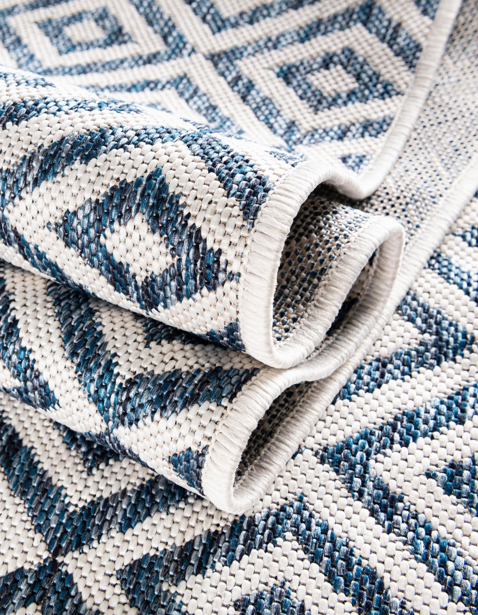 7' 10 x 10' Easy-Clean Jill Zarin Costa Rica Indoor / Outdoor Oval Rug