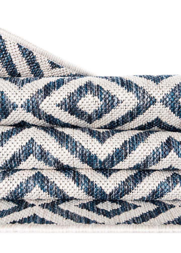 5' 3 x 8' Easy-Clean Jill Zarin Costa Rica Indoor / Outdoor Oval Rug