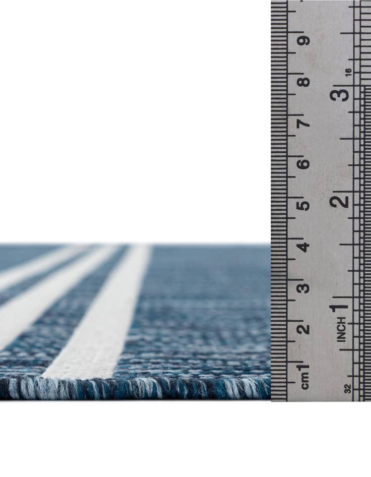 Detail image of 7' 10 x 10' Easy-Clean Jill Zarin Anguilla Indoor / Outdoor Oval Rug