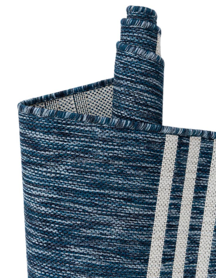 Detail image of 7' 10 x 10' Easy-Clean Jill Zarin Anguilla Indoor / Outdoor Oval Rug