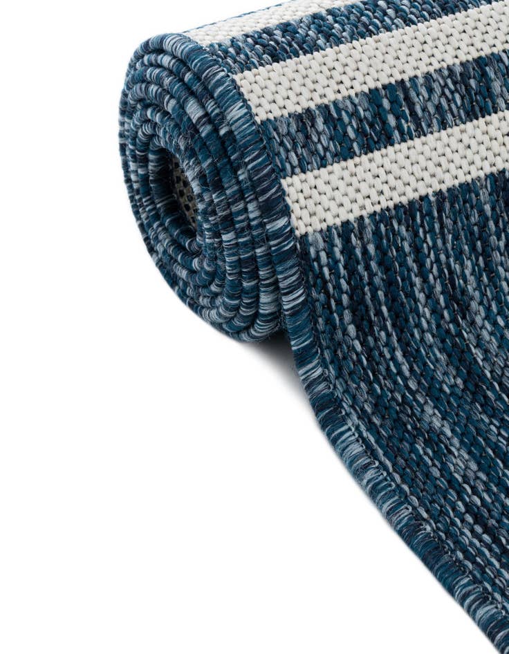 Detail image of 7' 10 x 10' Easy-Clean Jill Zarin Anguilla Indoor / Outdoor Oval Rug