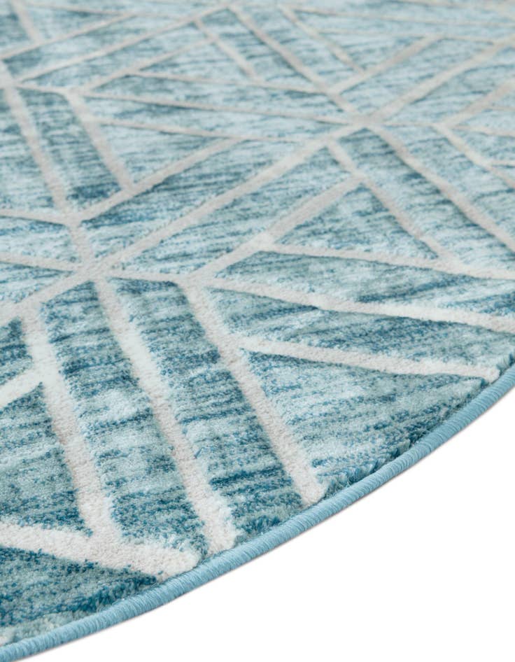 Detail image of 5' 3 x 8' Lattice Trellis Oval Rug