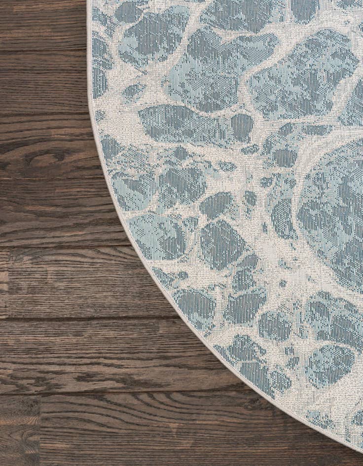 Detail image of 8' x 10' Oasis Oval Rug