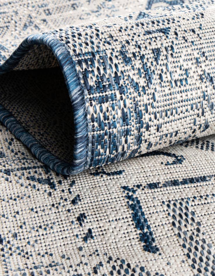 Detail image of 3' x 5' 3 Easy-Clean Aztec Indoor / Outdoor Oval Rug