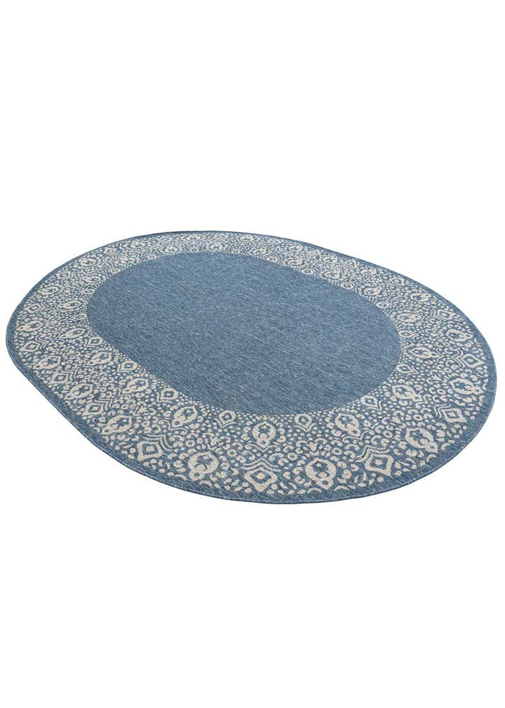 7' 10 x 10' Easy-Clean Border Indoor / Outdoor Oval Rug
