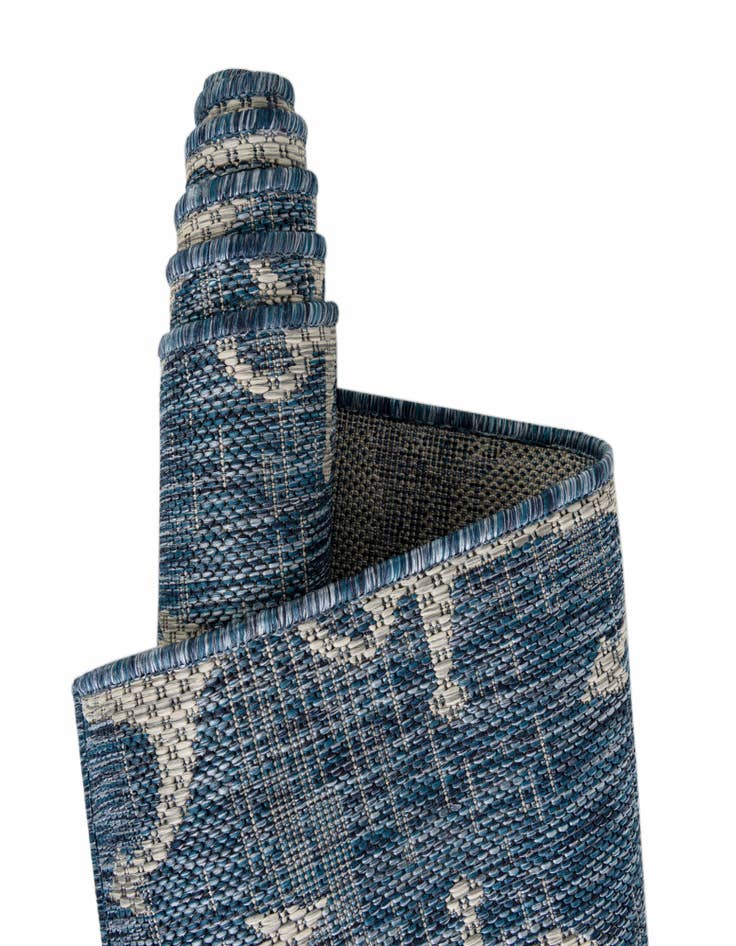 Detail image of 3' x 5' 3 Easy-Clean Coastal Indoor / Outdoor Oval Rug