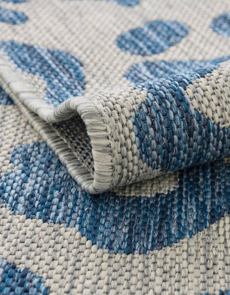 Detail image of 4' x 6'  Washable Safari Indoor / Outdoor Oval Rug