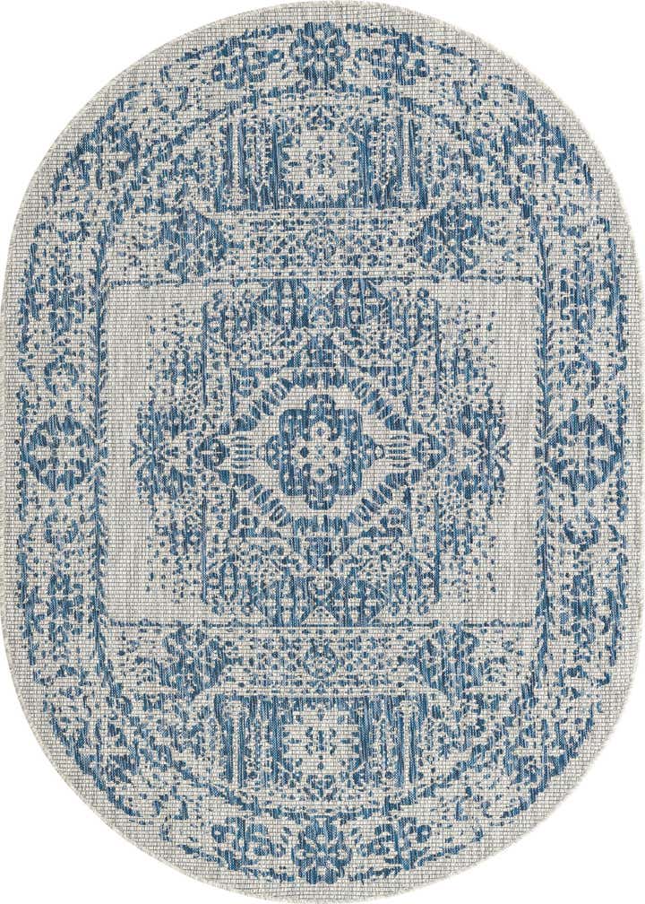 5' 3 x 8' Easy-Clean Traditional Indoor / Outdoor Oval Rug