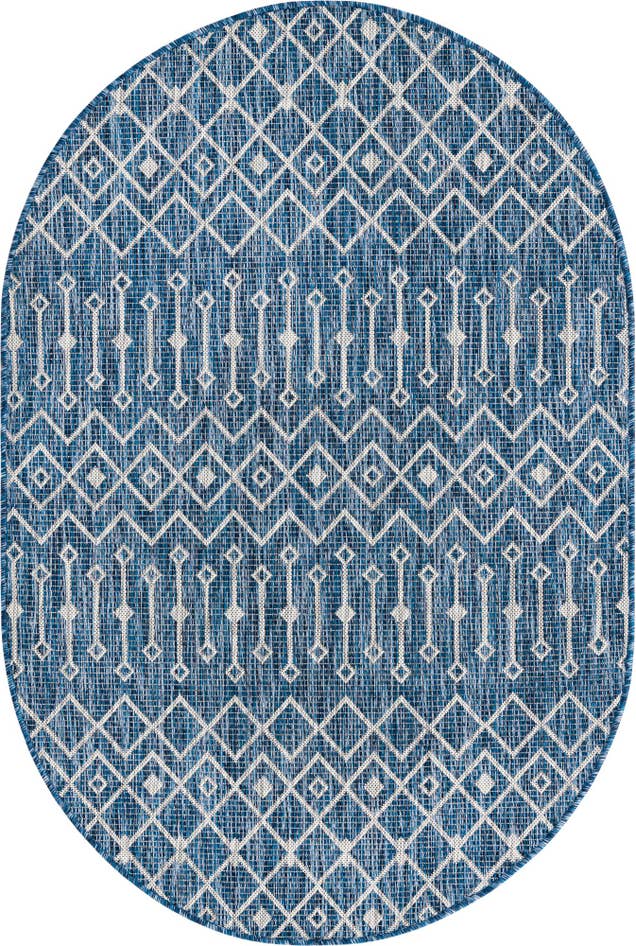 Detail image of 4' x 6' Easy-Clean Trellis Indoor / Outdoor Oval Rug
