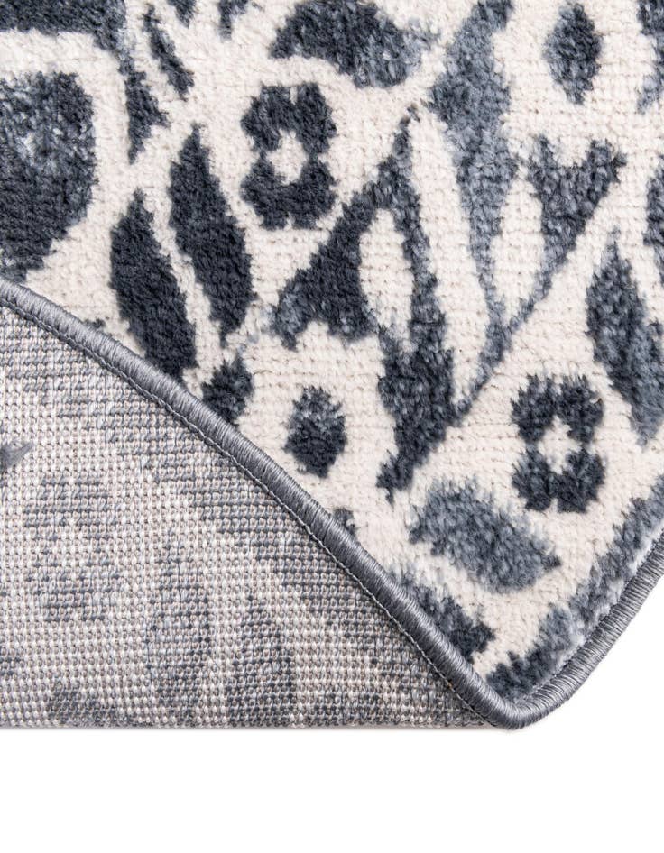 Detail image of 5' x 8' Oxford Oval Rug