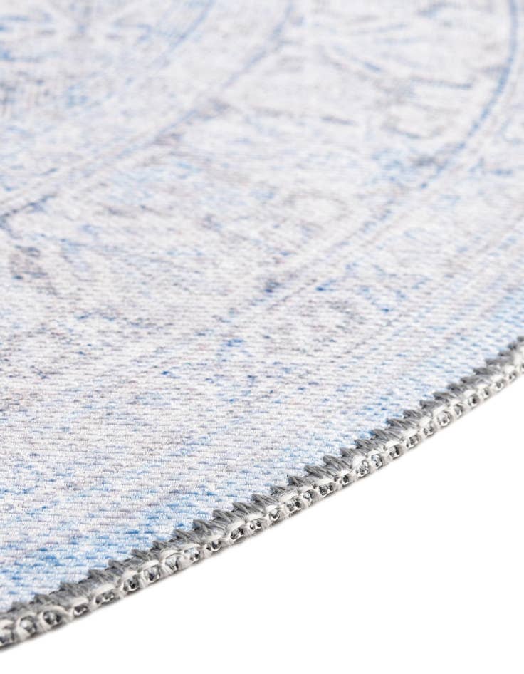 Detail image of 2' x 3' Washable Timeless Oval Rug