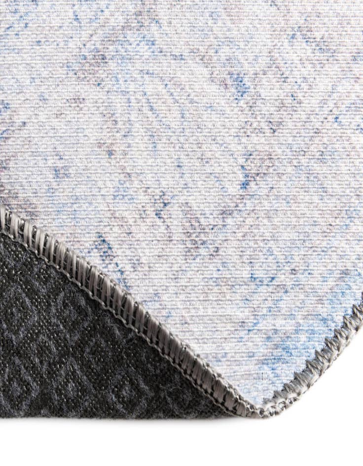 Detail image of 2' x 3' Washable Timeless Oval Rug