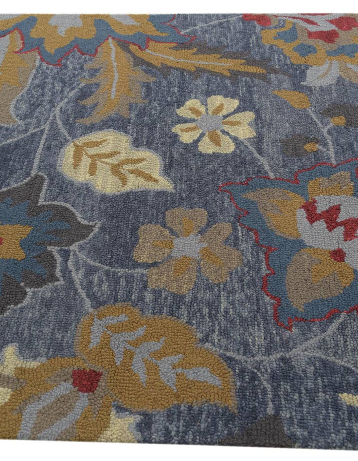 Detail image of 5' 1 x 7' 10 Agra Wool Rug
