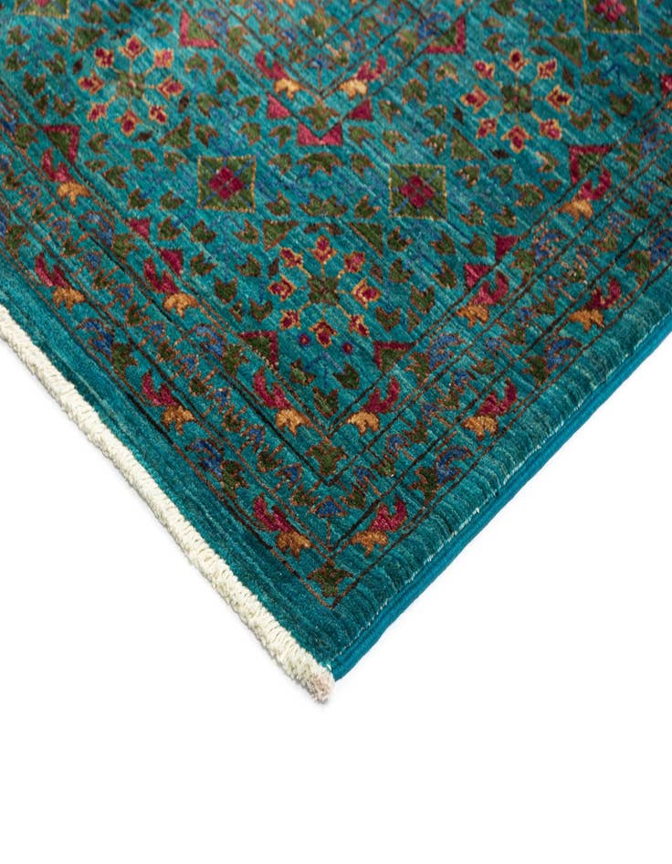 Detail image of 6' 10 x 10' Amina Wool Rug