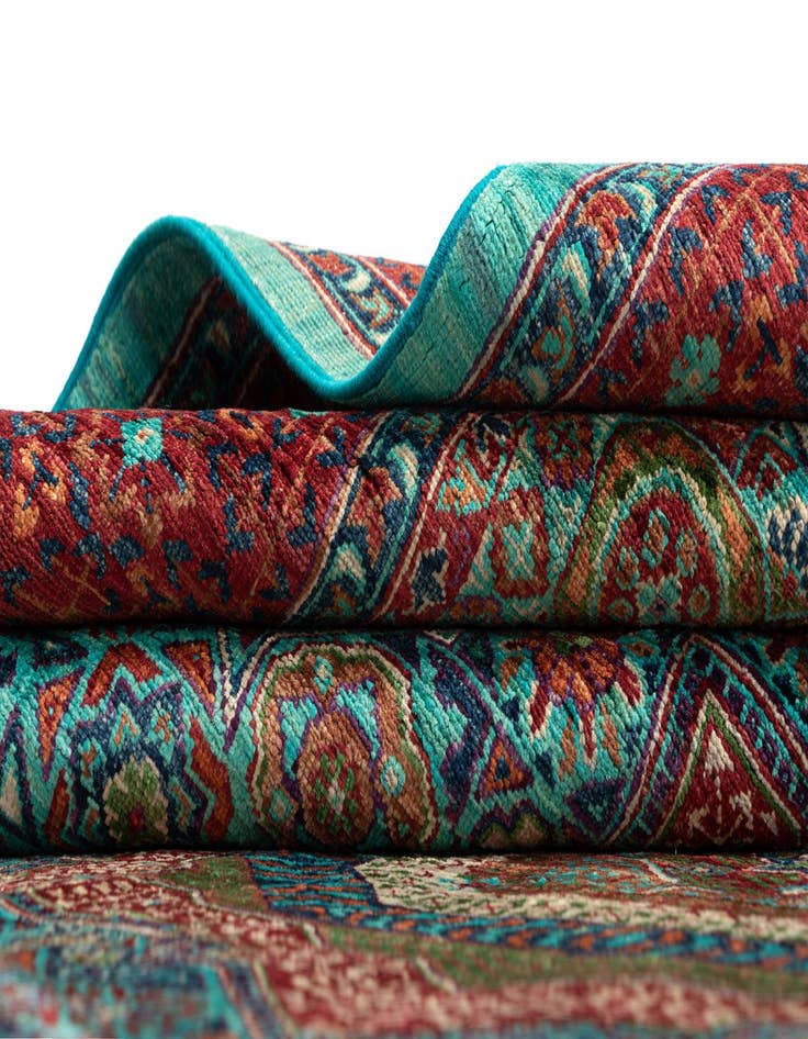 Detail image of 6' 8 x 9' 8 Amina Wool Rug