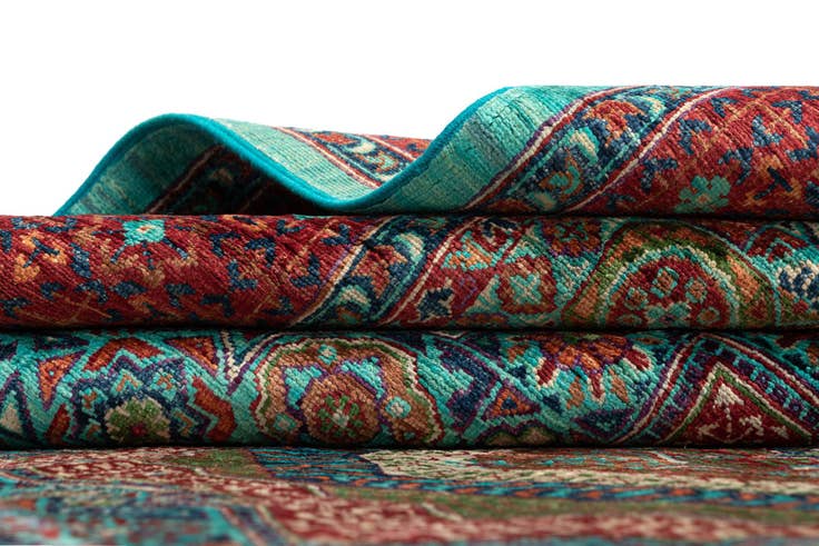 Detail image of 6' 8 x 9' 8 Amina Wool Rug