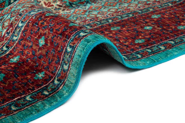 Detail image of 6' 8 x 9' 8 Amina Wool Rug