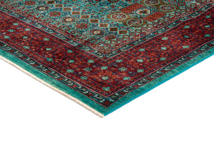 Detail image of 6' 8 x 9' 8 Amina Wool Rug