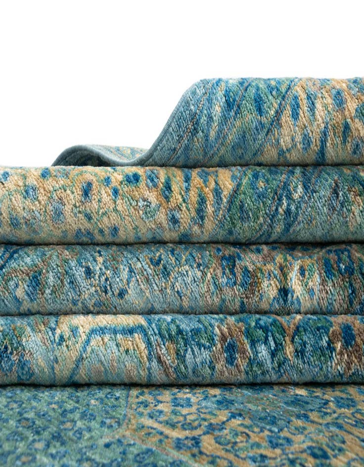 Detail image of 8' x 9' 10 Amina Rug