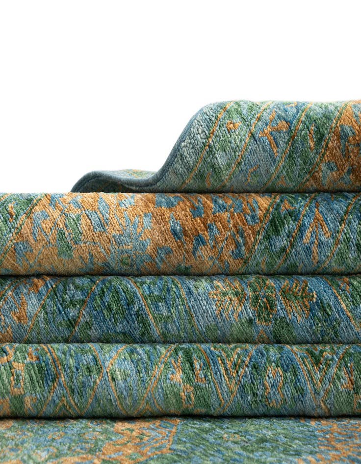 Detail image of 8' x 11' 6 Amina Rug