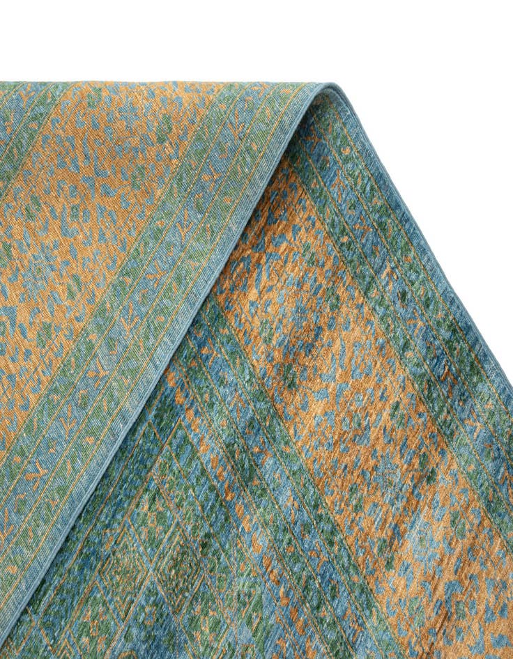 Detail image of 8' x 11' 6 Amina Rug