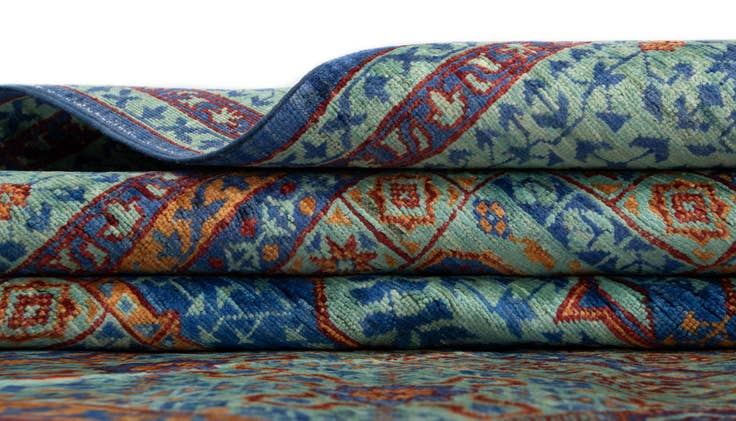 Detail image of 5' 1 x 6' 4 Amina Rug
