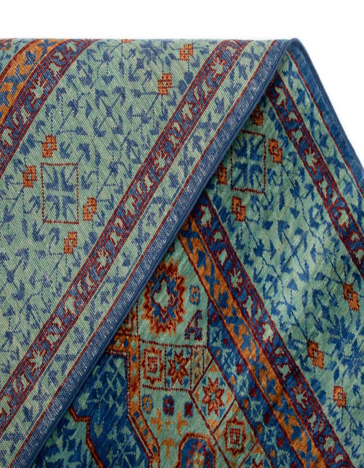 Detail image of 5' 1 x 6' 4 Amina Rug