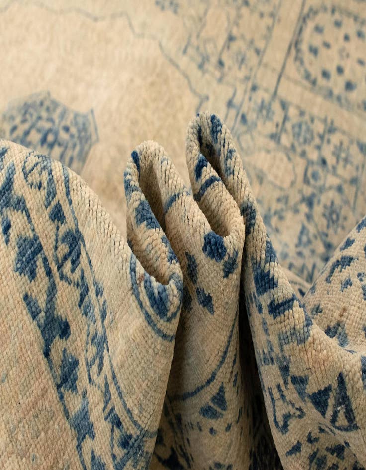 Detail image of 5' 9 x 7' 7 Amina Wool Rug