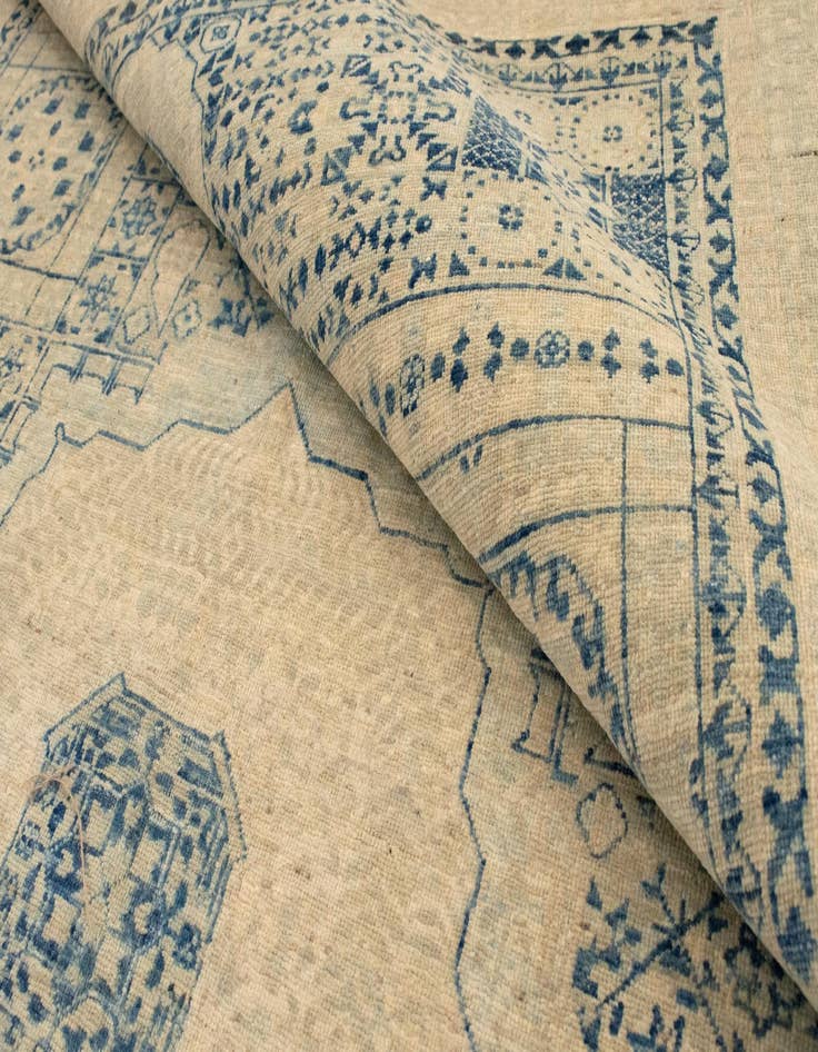 Detail image of 5' 9 x 7' 7 Amina Wool Rug