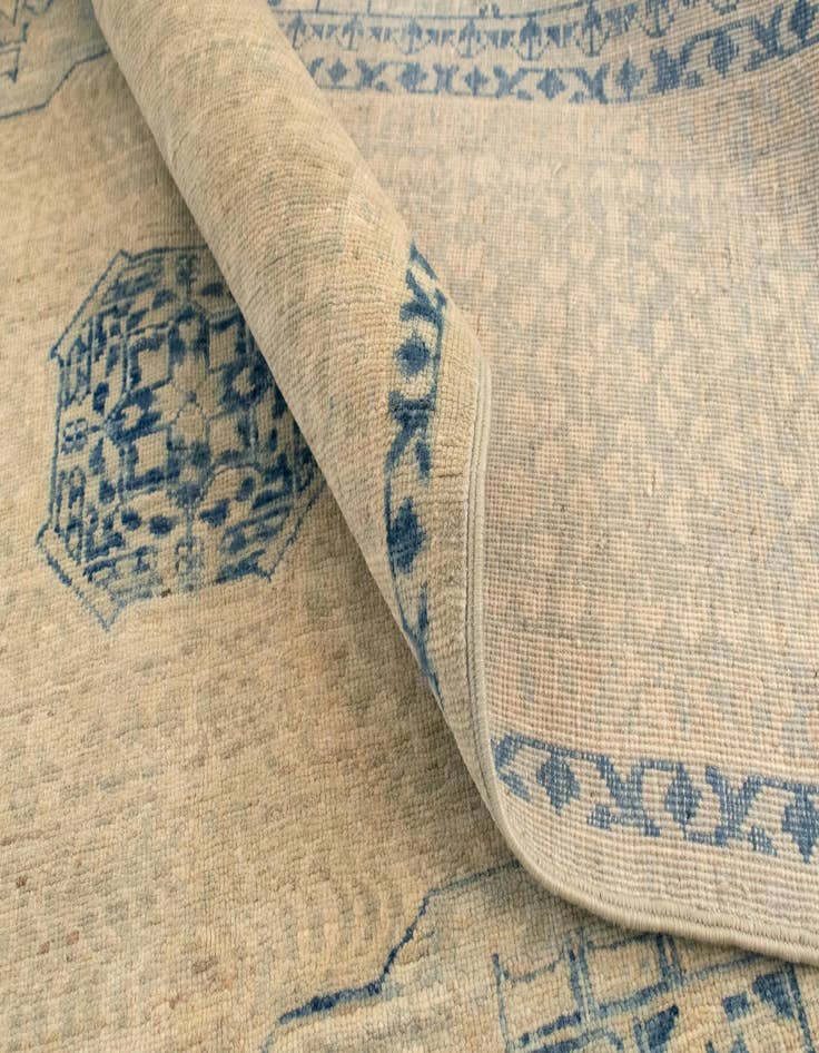 Detail image of 5' 9 x 7' 7 Amina Wool Rug